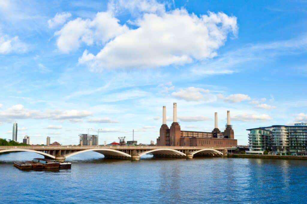 The Grosvenor Bridge and Battersea Power Station in the background